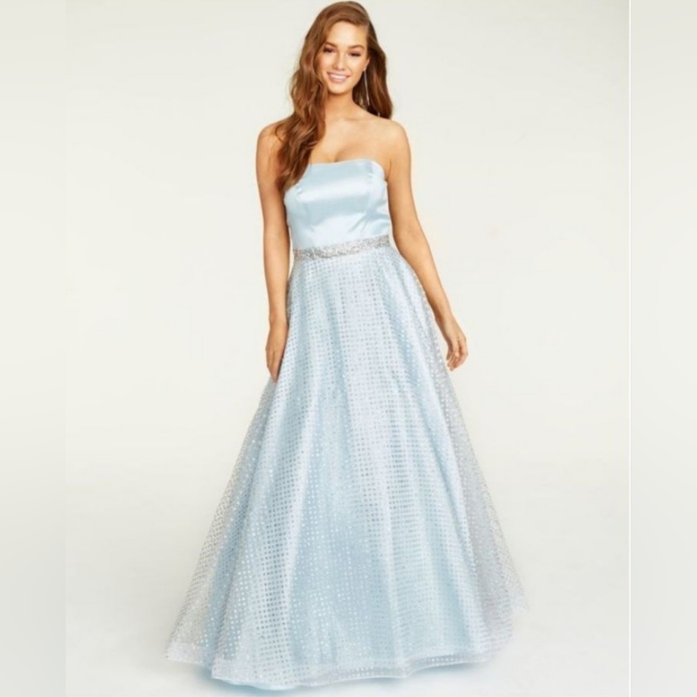 B. Darlin Strapless Dress Size: 5/6